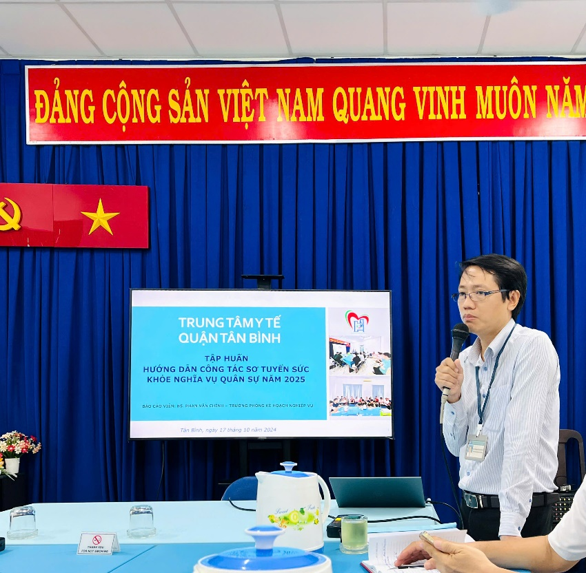 Trung tâm Y tế quận Tân Bình tổ chức tập huấn, hướng dẫn công tác khám sơ tuyển sức khỏe nghĩa vụ quân sự năm 2025