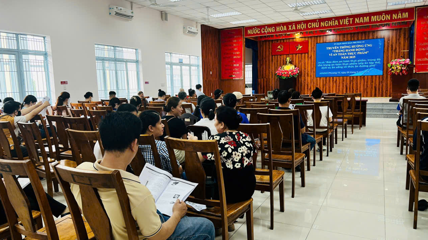 PHƯỜNG 15 HƯỞNG ỨNG  THÁNG HÀNH ĐỘNG VÌ AN TOÀN THỰC PHẨM NĂM 2025  VÀ TRUYỀN THÔNG PHÒNG, CHỐNG TÁC HẠI THUỐC LÁ