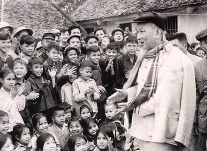 Câu chuyện về Bác Hồ với thiếu nhi mồ côi tại trại Kim Đồng