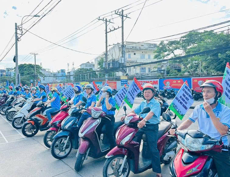 PHƯỜNG TÂN SƠN TỔ CHỨC LỄ RA QUÂN CHIẾN DỊCH TỔNG  VỆ SINH MÔI TRƯỜNG PHÒNG CHỐNG DỊCH BỆNH SỐT XUẤT HUYẾT TRÊN ĐỊA BÀN
