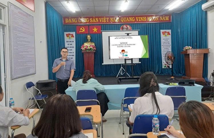 TRUNG TÂM Y TẾ KHU VỰC TÂN BÌNH TRIỂN KHAI CÔNG TÁC Y TẾ TRƯỜNG HỌC NĂM HỌC 2025-2026