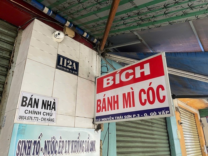 (NLĐO) - Liên quan đến vụ ngộ độc thực phẩm sau khi ăn bánh mì cóc cô Bích, tính đến 8 giờ sáng nay đã có thêm 64 trường hợp đến bệnh viện thăm khám, điều trị