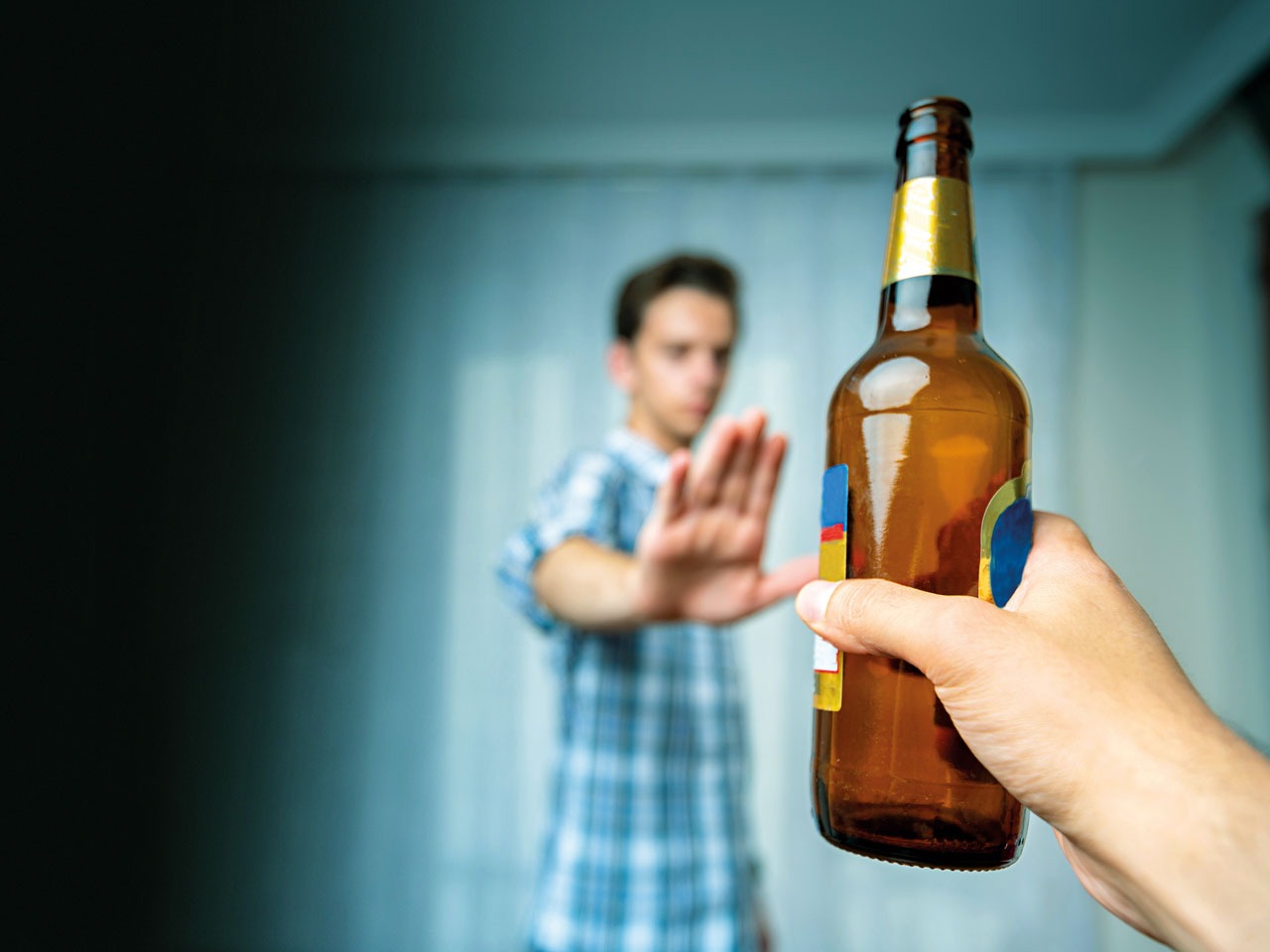 Báo động mới của WHO về việc sử dụng rượu và thuốc lá điện tử của thanh thiếu niên