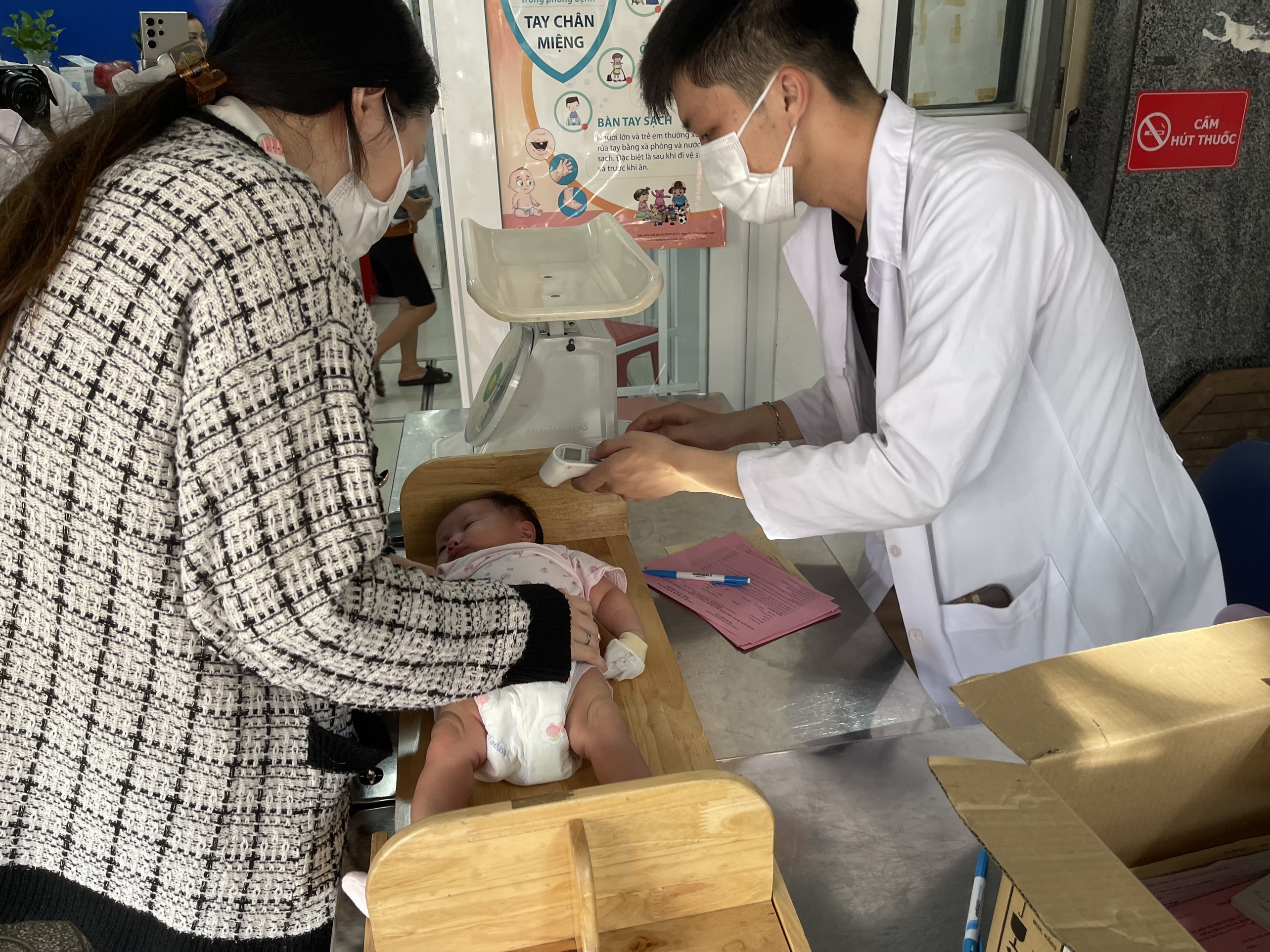 Quận Tân Bình triển khai  Khám sức khỏe cho trẻ em dưới 24 tháng tuổi trên địa bàn