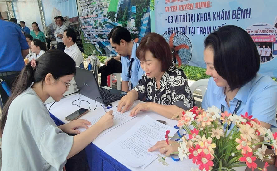 TRUNG TÂM Y TẾ TÂN BÌNH THAM GIA NGÀY HỘI VIỆC LÀM CỦA NGÀNH Y TẾ THÀNH PHỐ HỒ CHÍ MINH LẦN THỨ II NĂM 2024