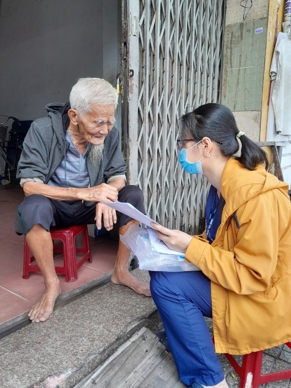 Vãng gia đánh giá tình trạng sức khỏe của bệnh nhân tâm thần trên địa bàn phường 12 quận Tân Bình
